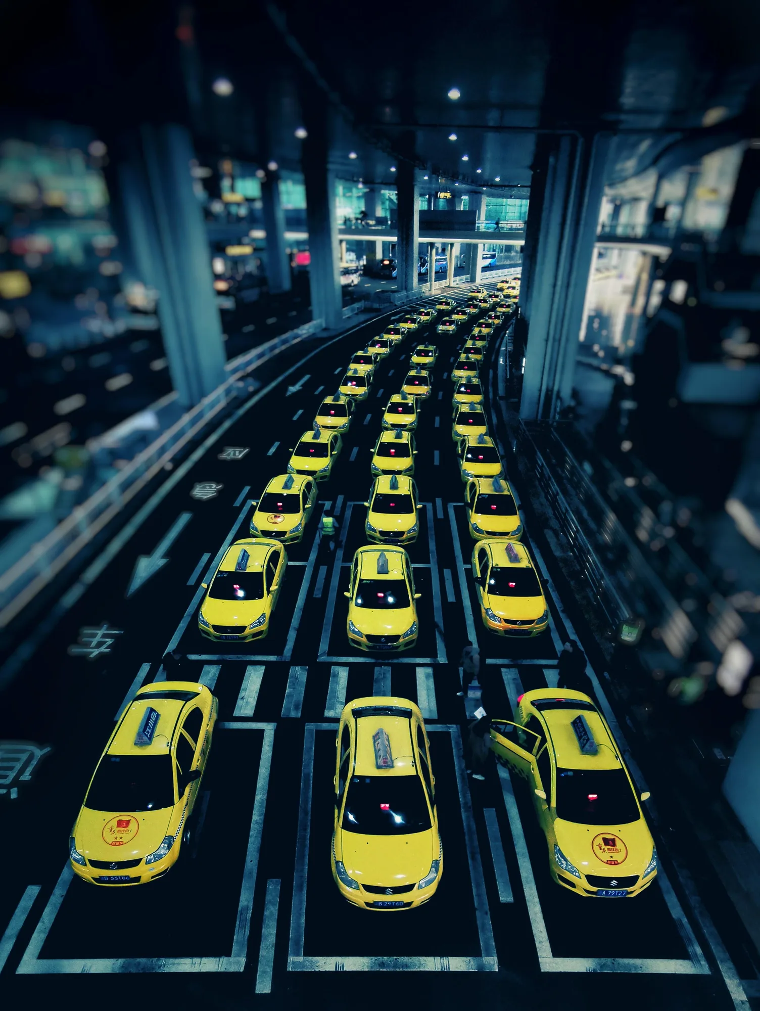 Chongqing Airport taxi lane — RAW